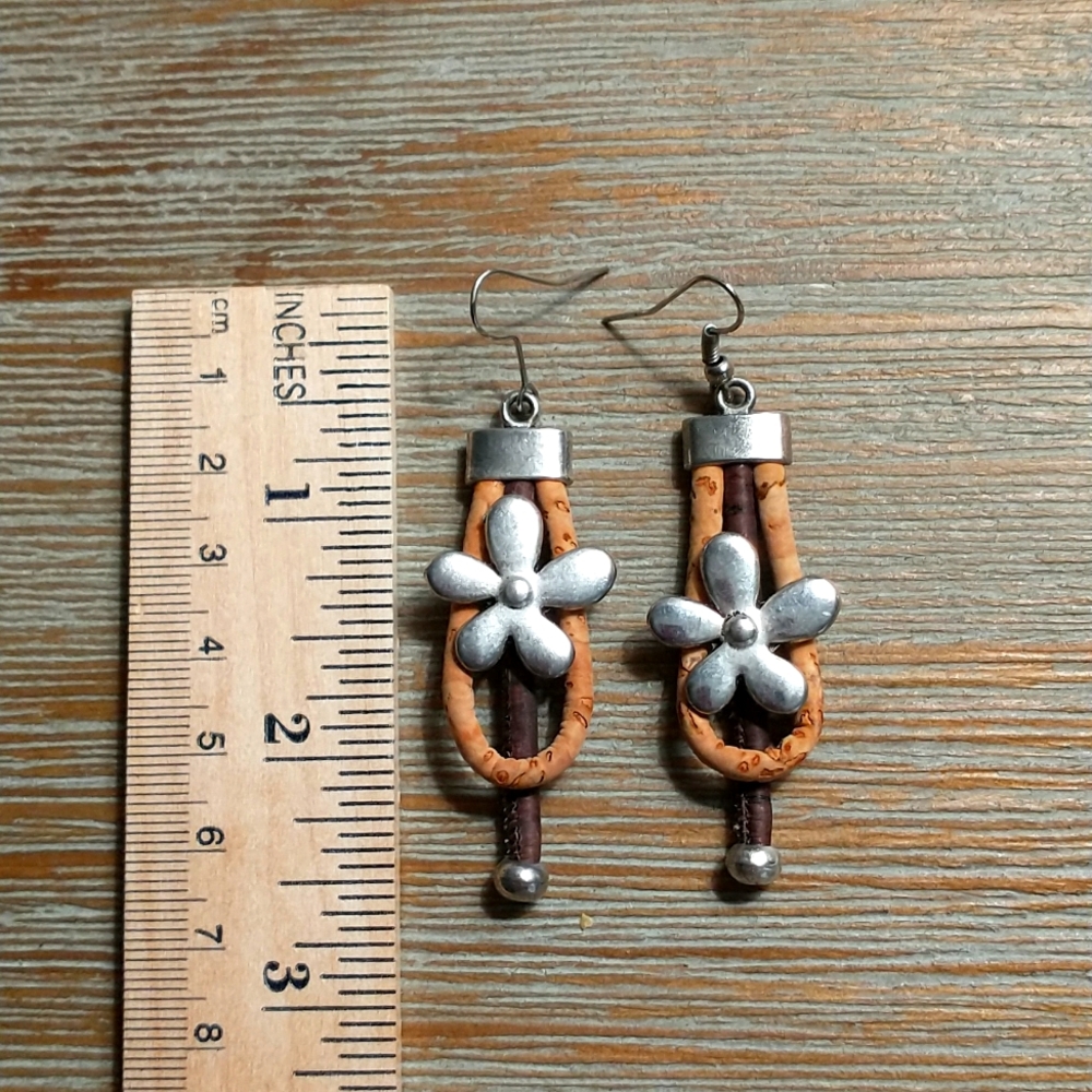 Cool mixed media earrings with a Western/Southwestern vibe